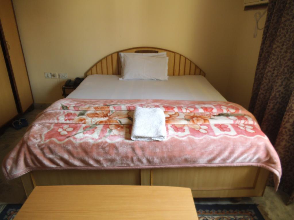 City Centre Hotel Агартала Стая снимка