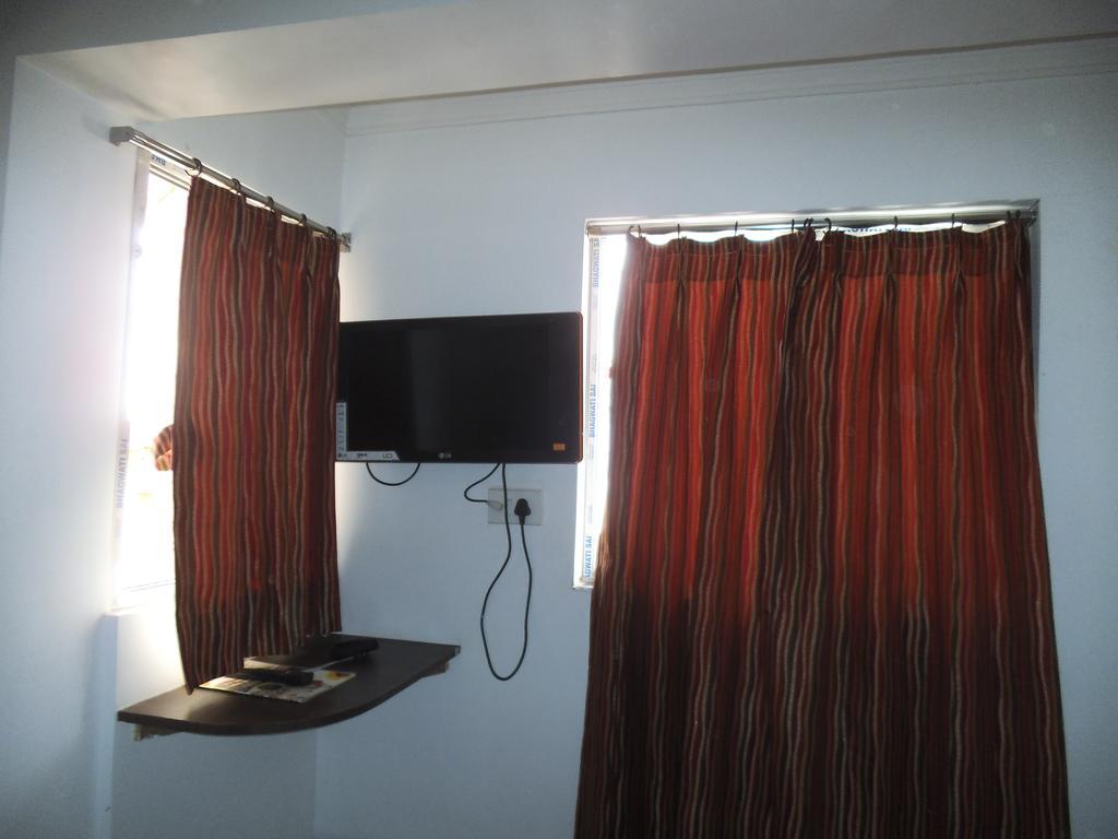 City Centre Hotel Агартала Стая снимка