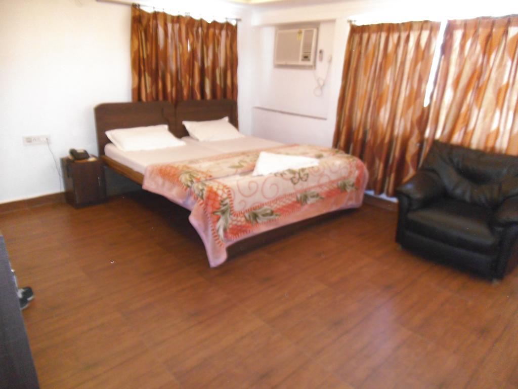City Centre Hotel Агартала Стая снимка