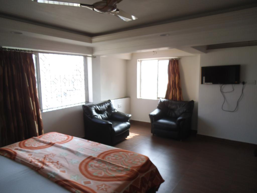 City Centre Hotel Агартала Стая снимка